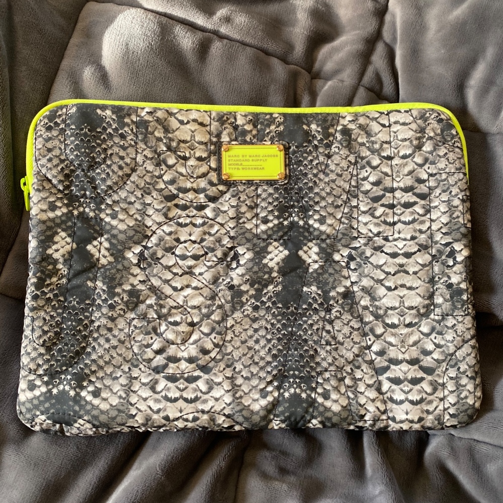 Marc Jacobs Pretty Nylon Computer Case